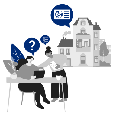 Zwei Personen arbeiten am Tisch, umgeben von Fragen und einem Haus im Hintergrund.